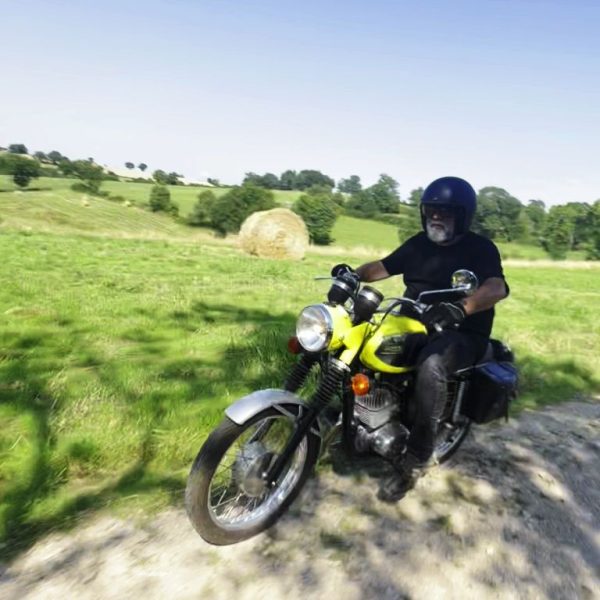 A l’aise même sur les chemins non goudronnés